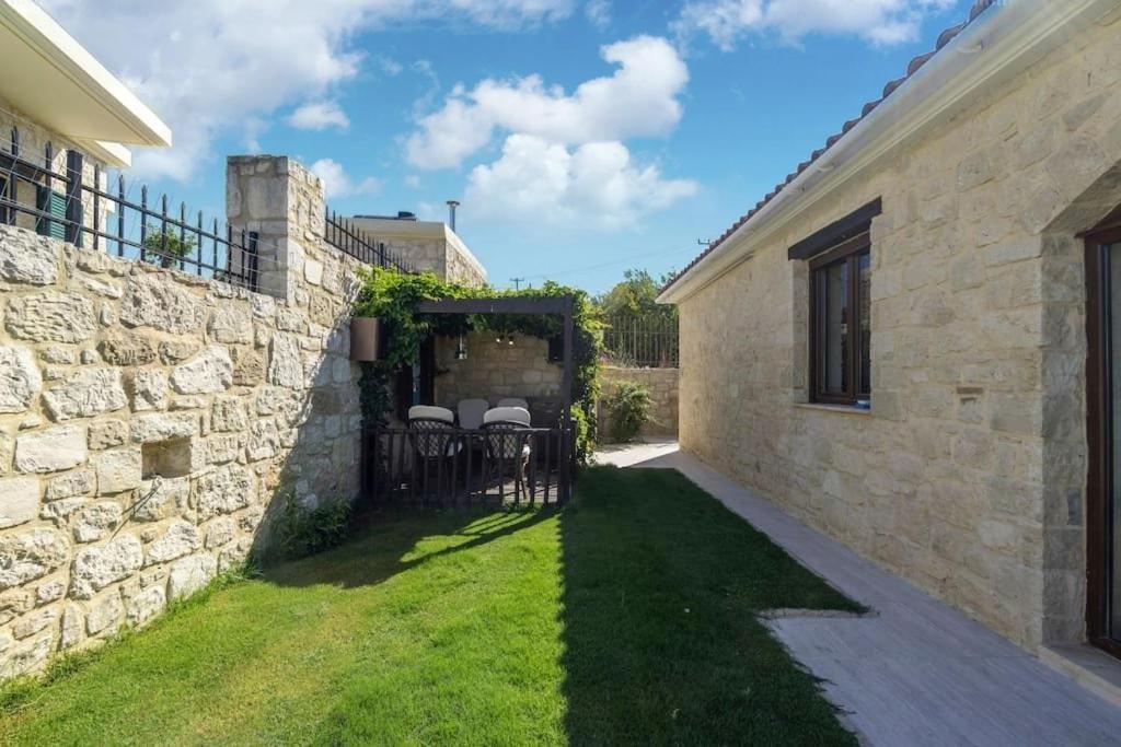 Heraklion Twins House - Private Pool Retreat Episkopí- Rethimno Dış mekan fotoğraf